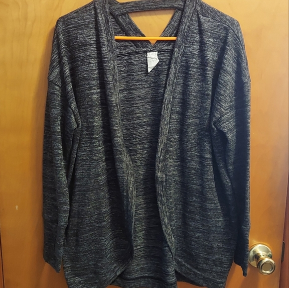 3/$15 Unique cardigan - Picture 1 of 3
